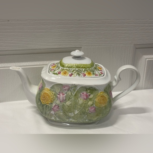 Floral Ceramic Teapot with Lid